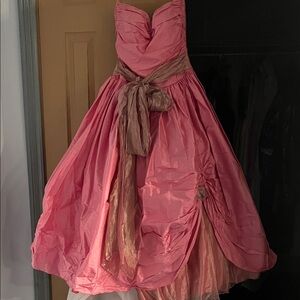 Elegant Pink Strapless Gown with Bow